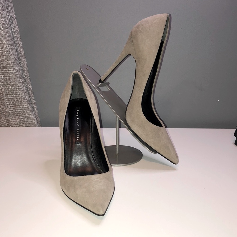 Theyskens’ theory Edna taupe suede pumps